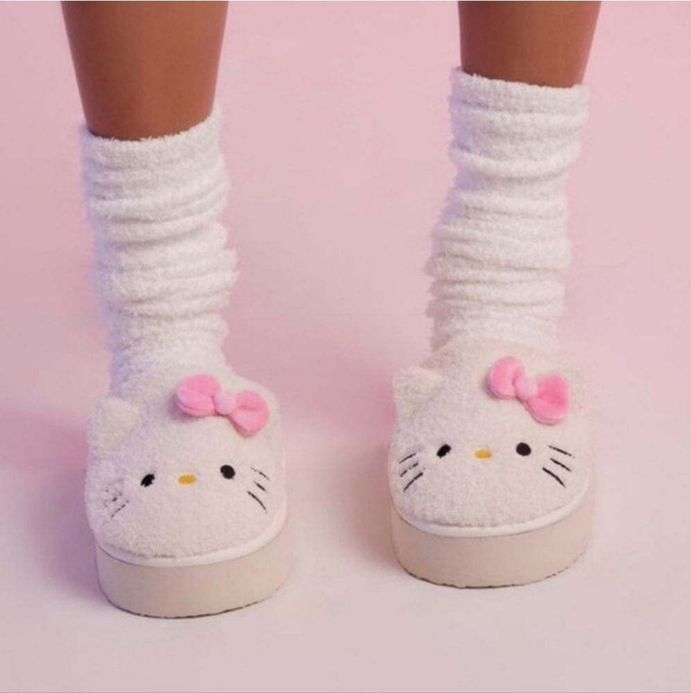 Hello Kitty Plush Slippers 💗